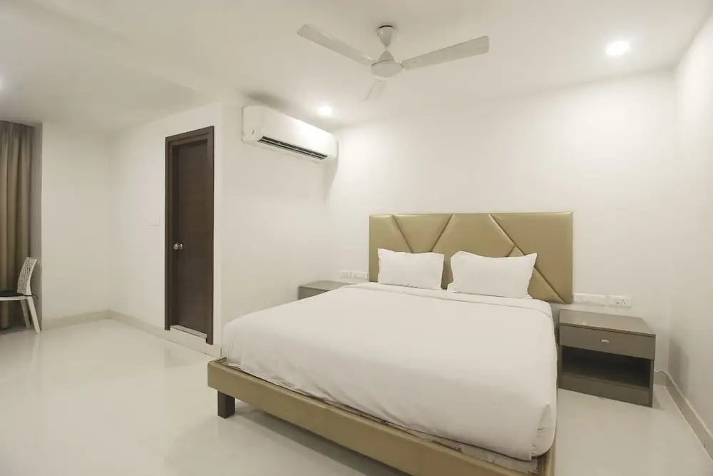 Hotel Ssr Grand