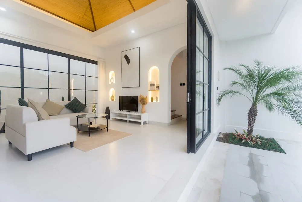 Villa Ventadua by Maheswara