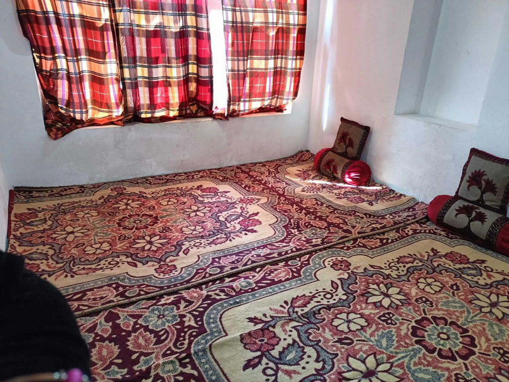 POP 92607 Rohi Homestay