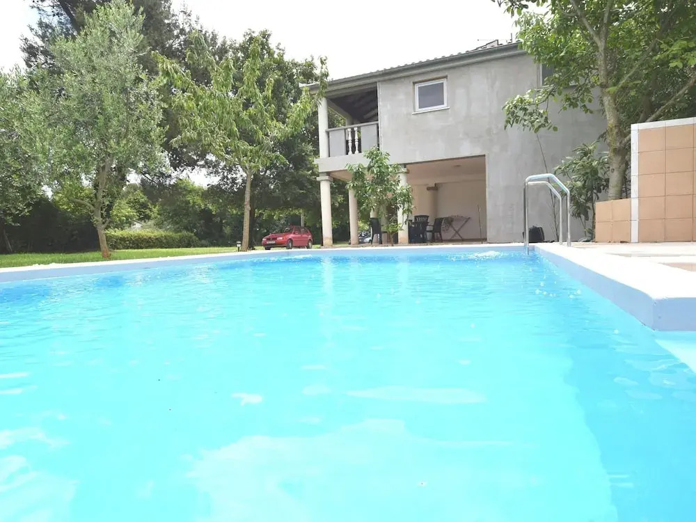 Modern Apartment in Banjole with Pool