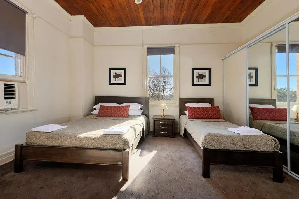 Commercial Travellers House