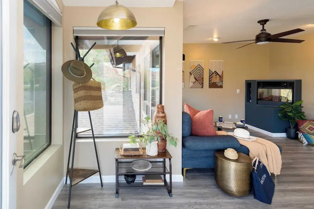 Mid-century Gem w/ Views, Hot Tub & Sunroom Lounge Red Rock Haven by Avantstay