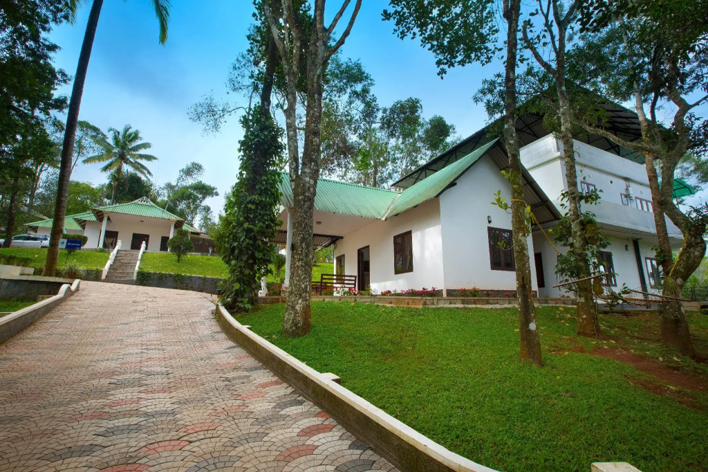 Misty Lake Resort