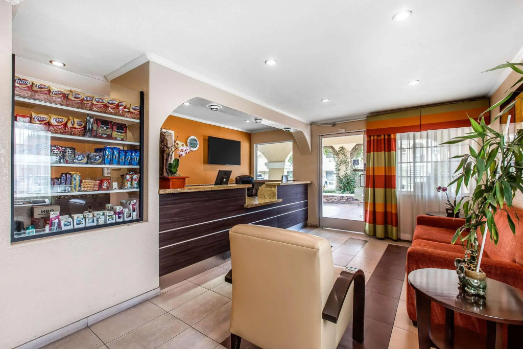 Econo Lodge Inn & Suites El Cajon San Diego East