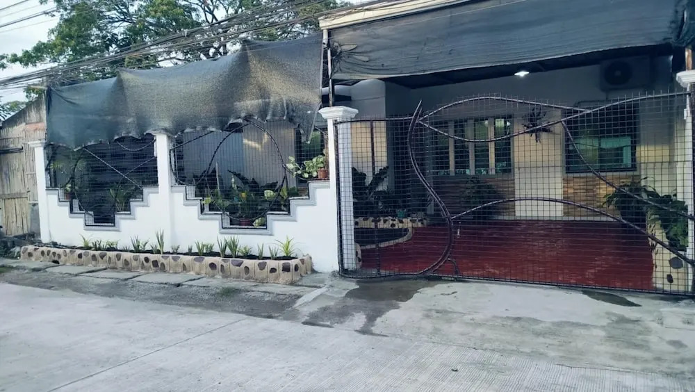 Bloomstone 3BR Family Suite Comfort & Convenience in General Santos City