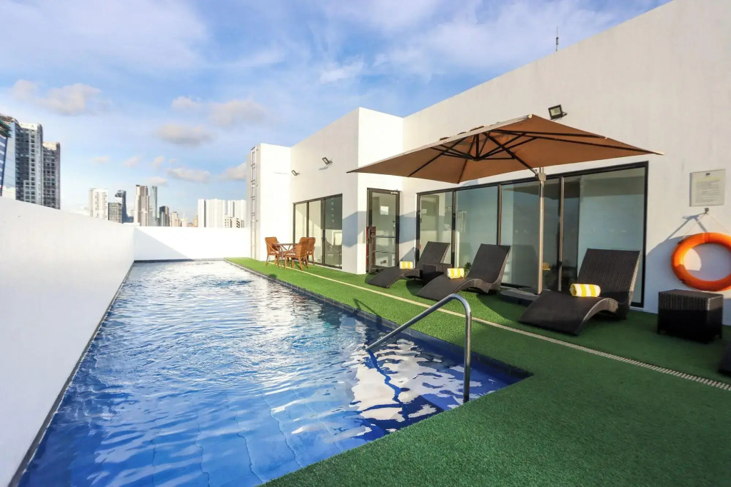 Privato Makati