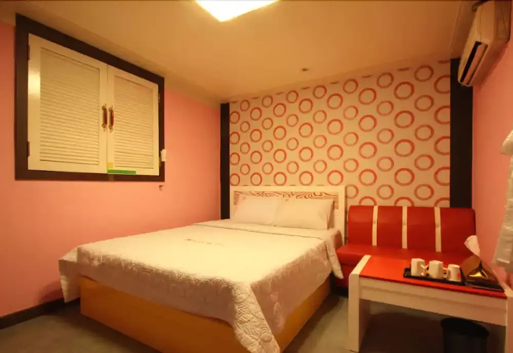 Rose Motel