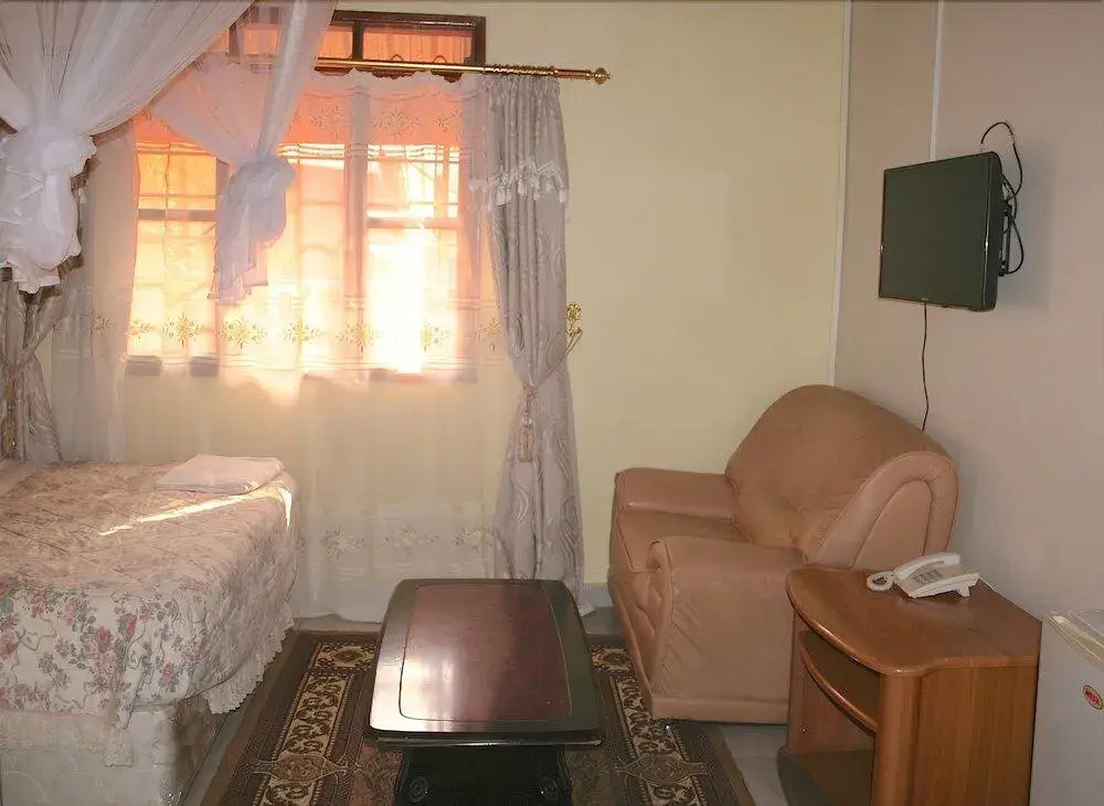 Acacia Hotel