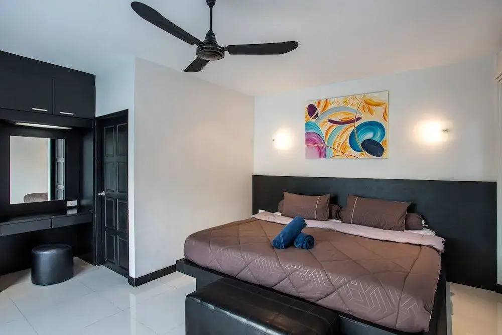 3BR Villa Marine with Private Pool, Waterfalls in NaiHarn Beach