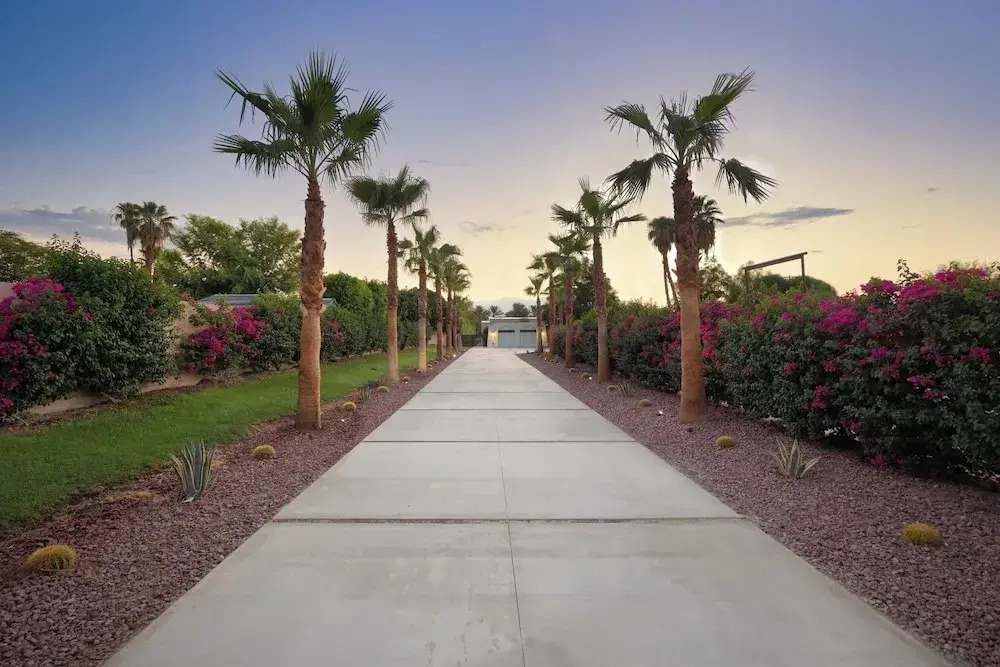 Starlight Estate by Avantstay 26 People! Architectual Mansion w/ Pool, Tennis Court, Game Room