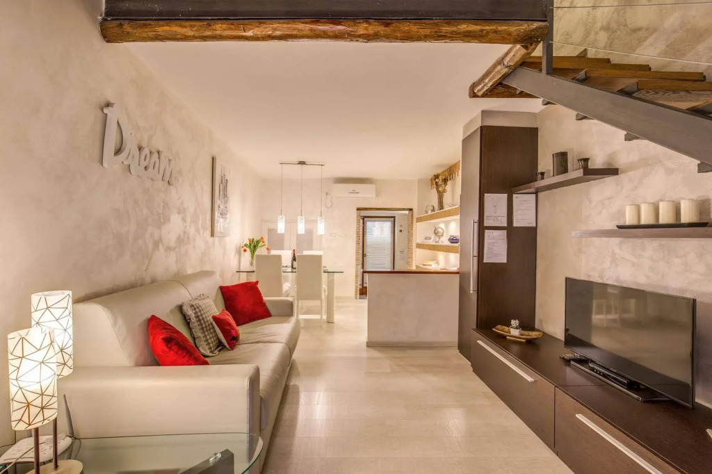 Tritone Top House