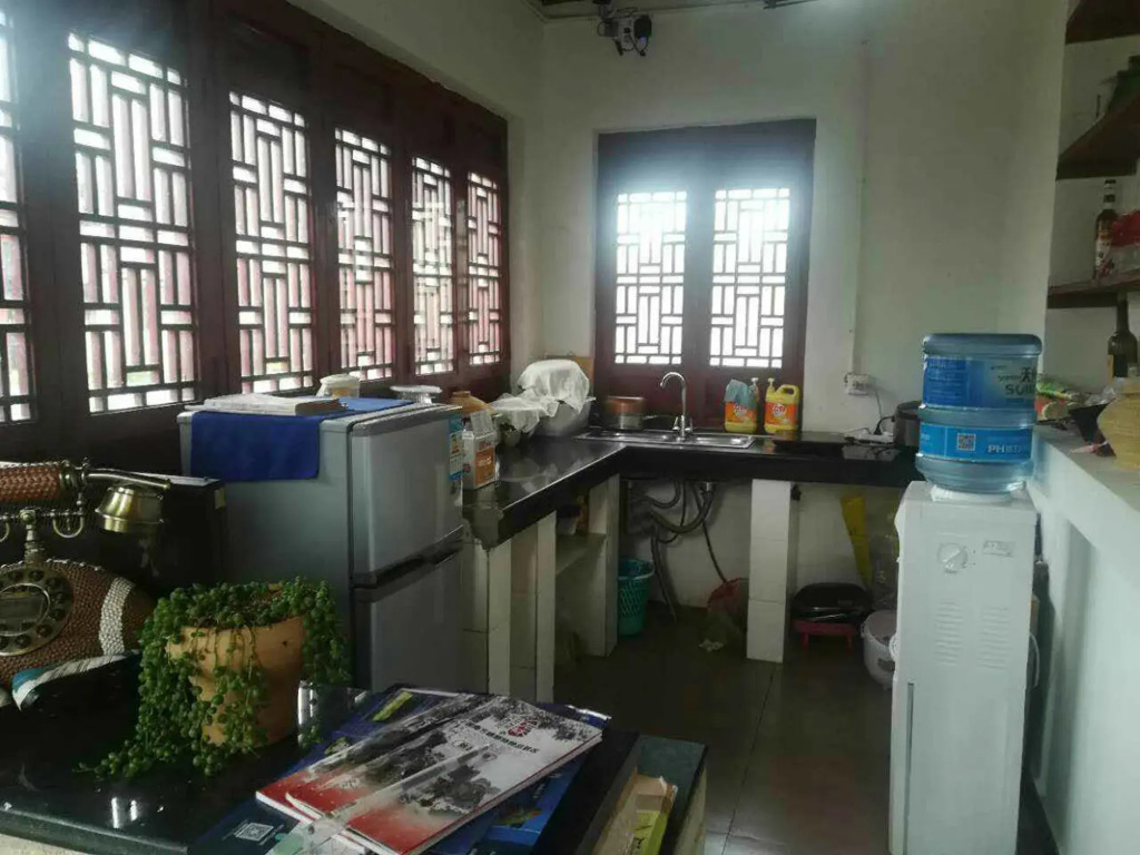 Shi Lin family folk inn
