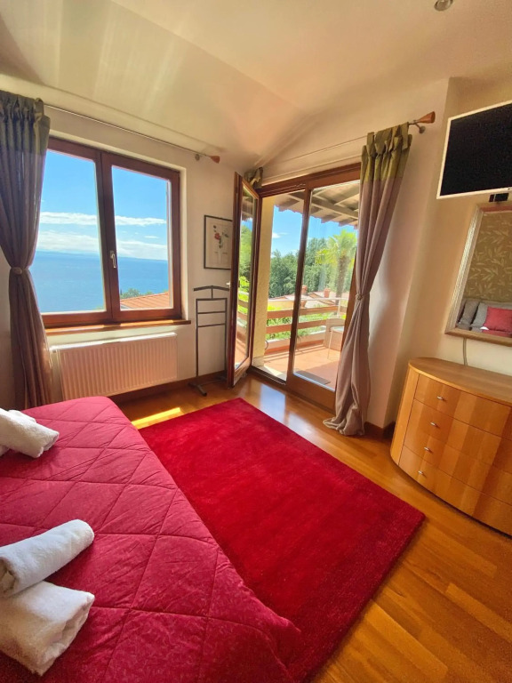 VILLA LOVRAN - heated pool - 5 min walk to the beach - incredible sea view