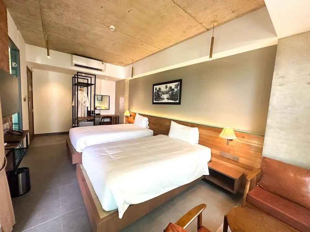 CHECK inn Phnom Penh Royal Palace