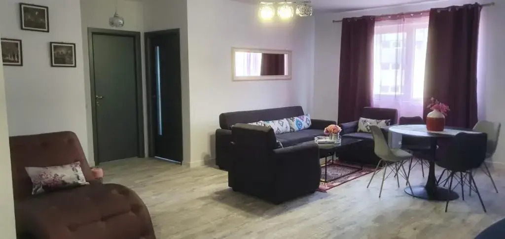 Viv Apartments 210