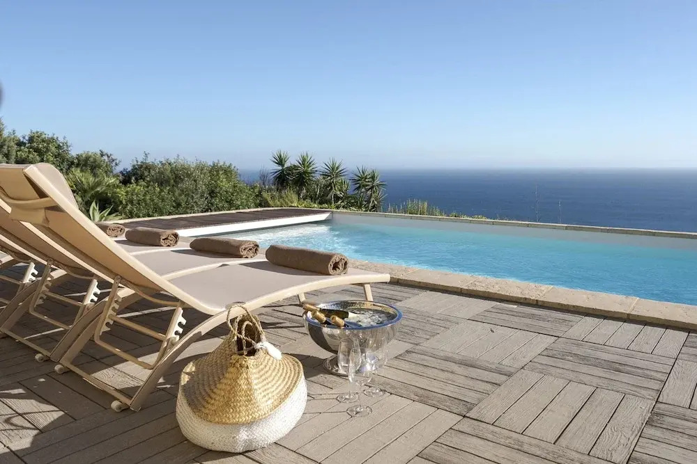 Coastline Arrabida Villa by Cadenzalux