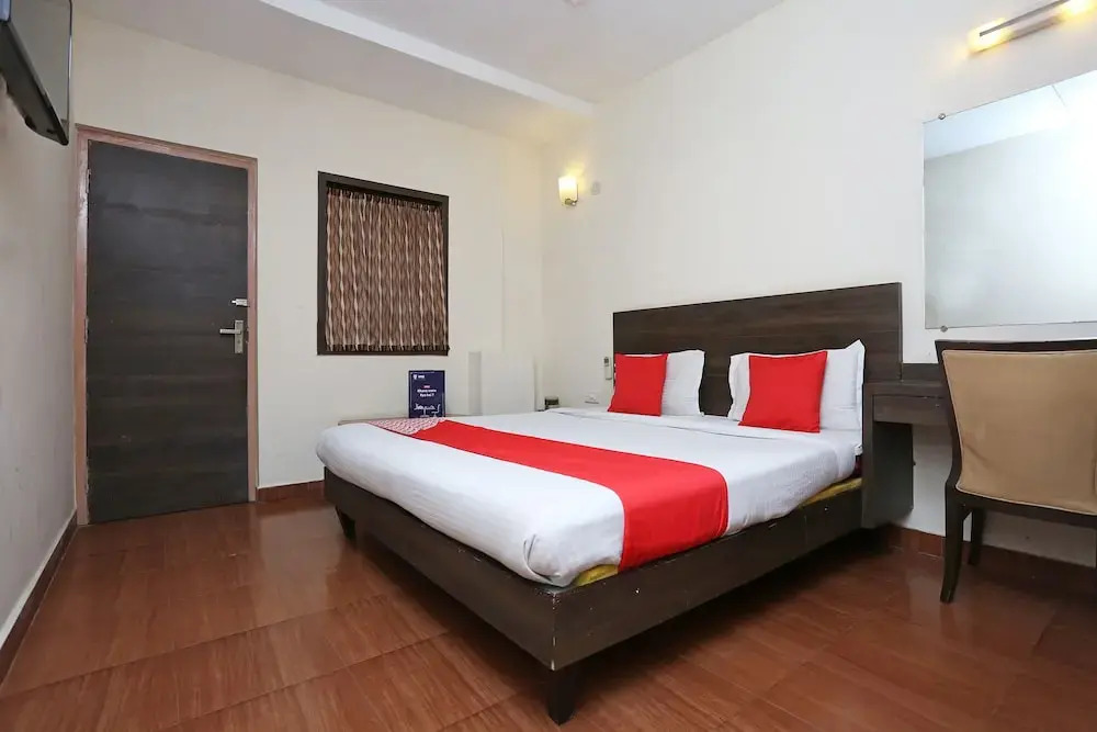 OYO 4940 Hotel Sea Rock