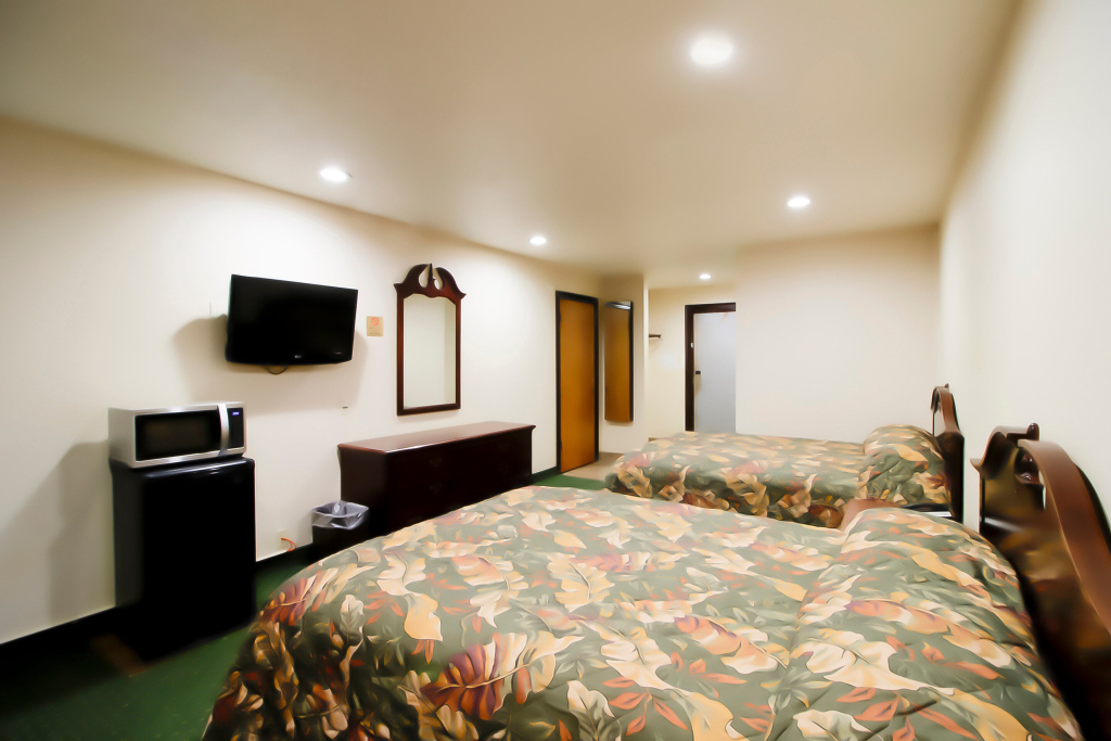 OYO Pinewood Inn & Suites Silsbee