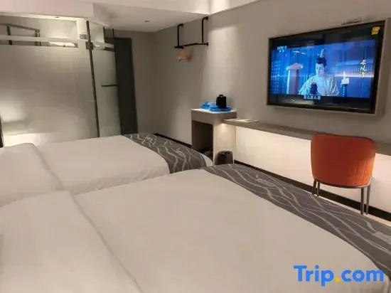 Yestour Hotel (Pingxiang Bus Terminal Vietnam Style Street)