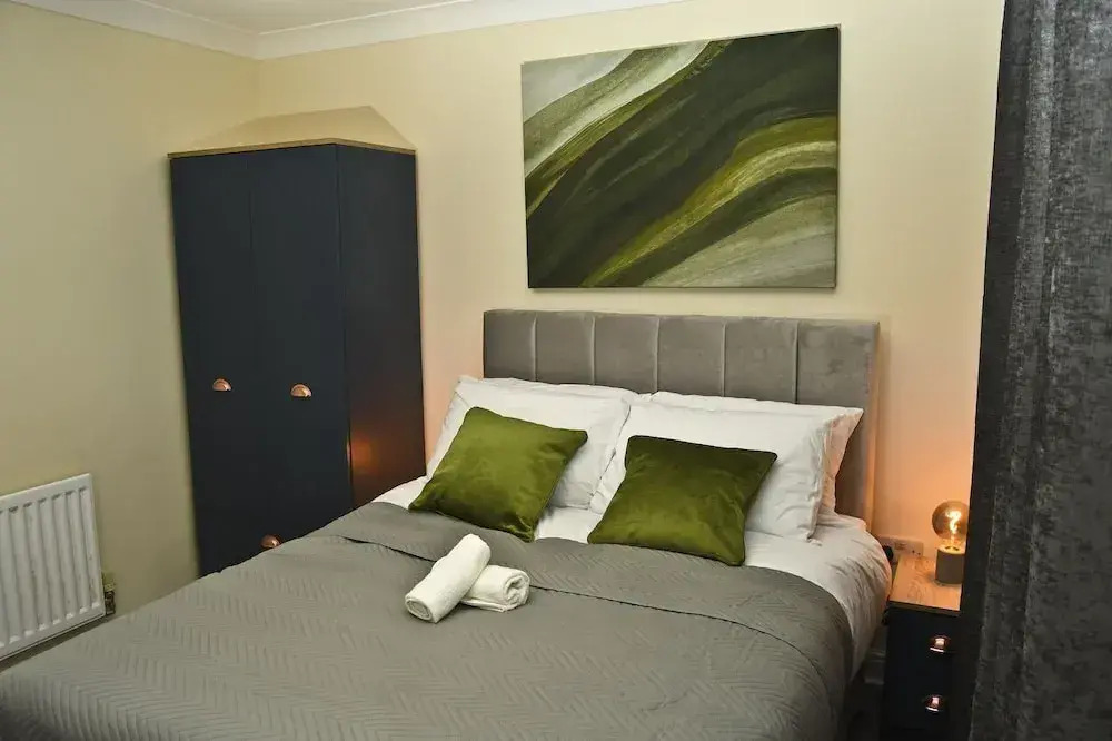 Warrington Suites by Relax Stays