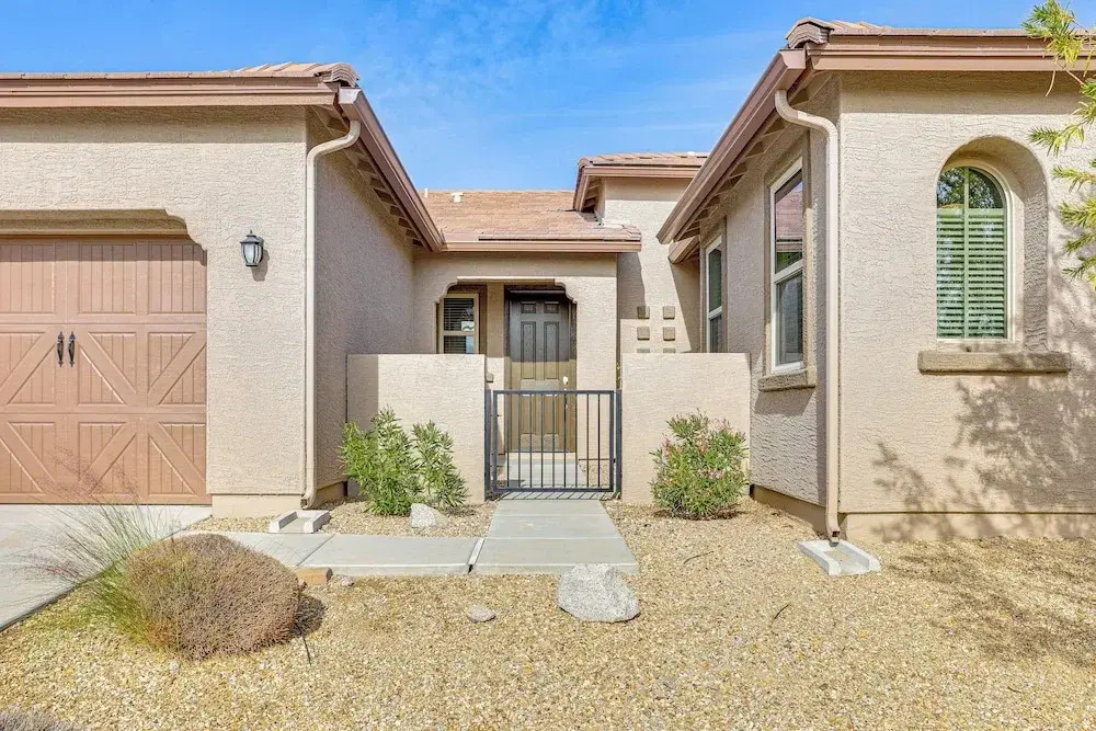 Outdoor Oasis in Goodyear: Stay & Play!