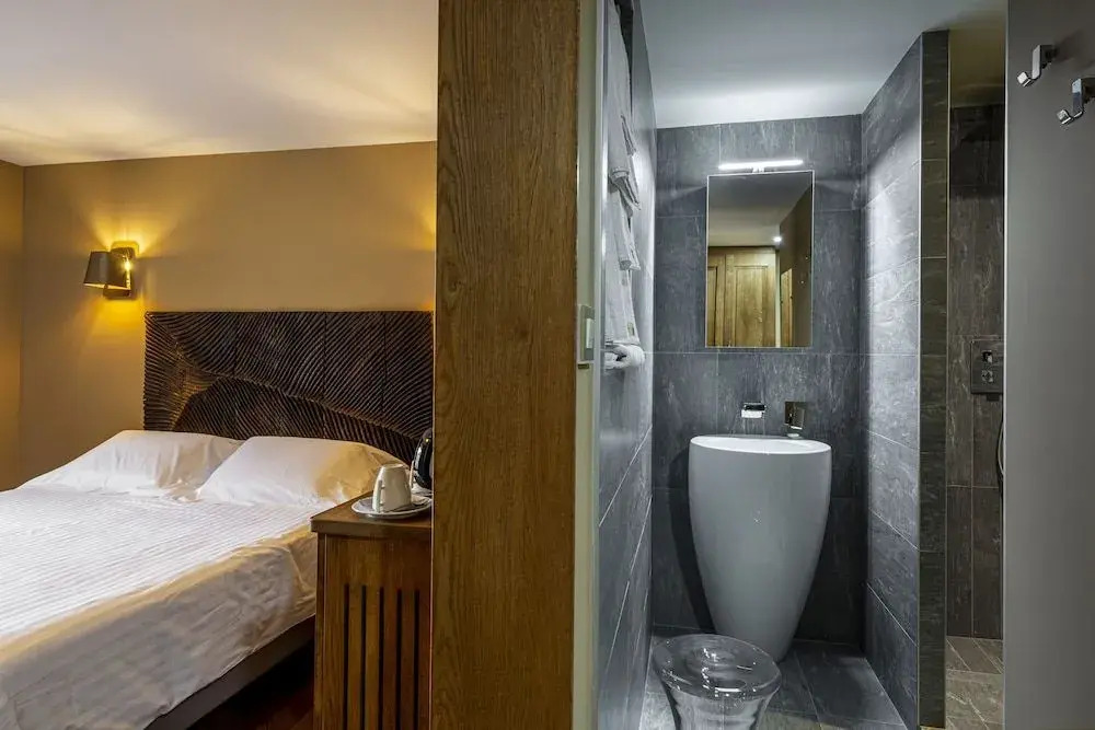 Demeures & Châteaux Auberge de la Tour - Hôtel & Restaurants - Marcolès Auvergne