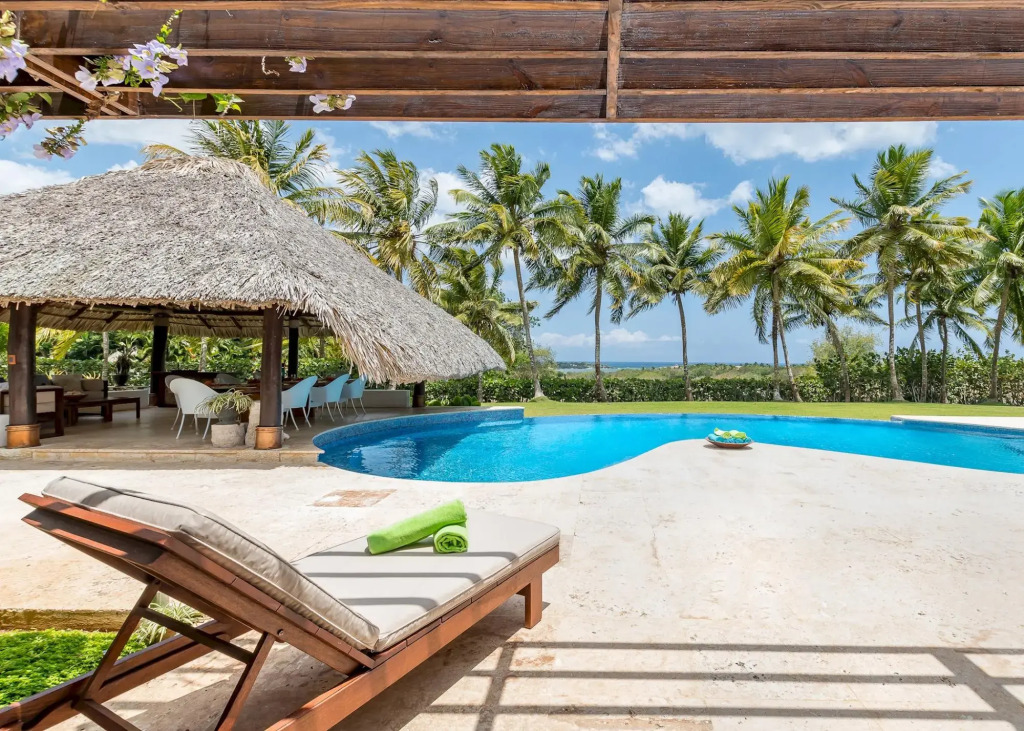 Fantastic villa at Casa de Campo - with ocean/river views, 2 golf carts, chef, maid & butler