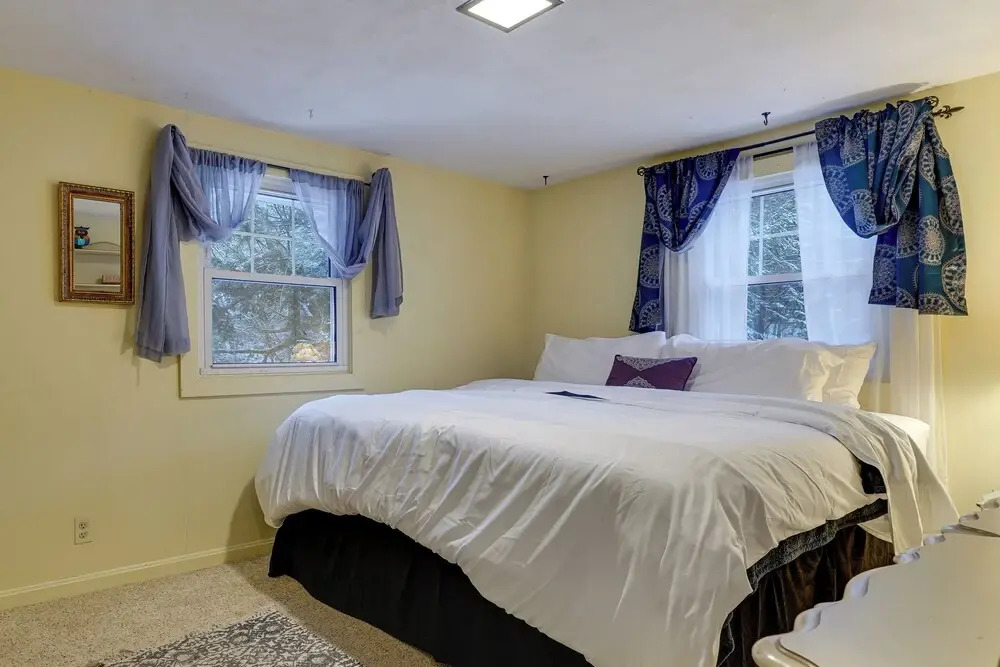 3 Mi to Mount Snow: Spacious West Dover Home