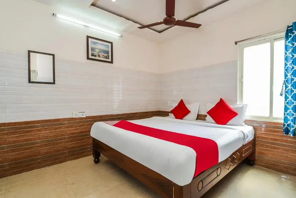 OYO 38595 Varsha Grand Residence