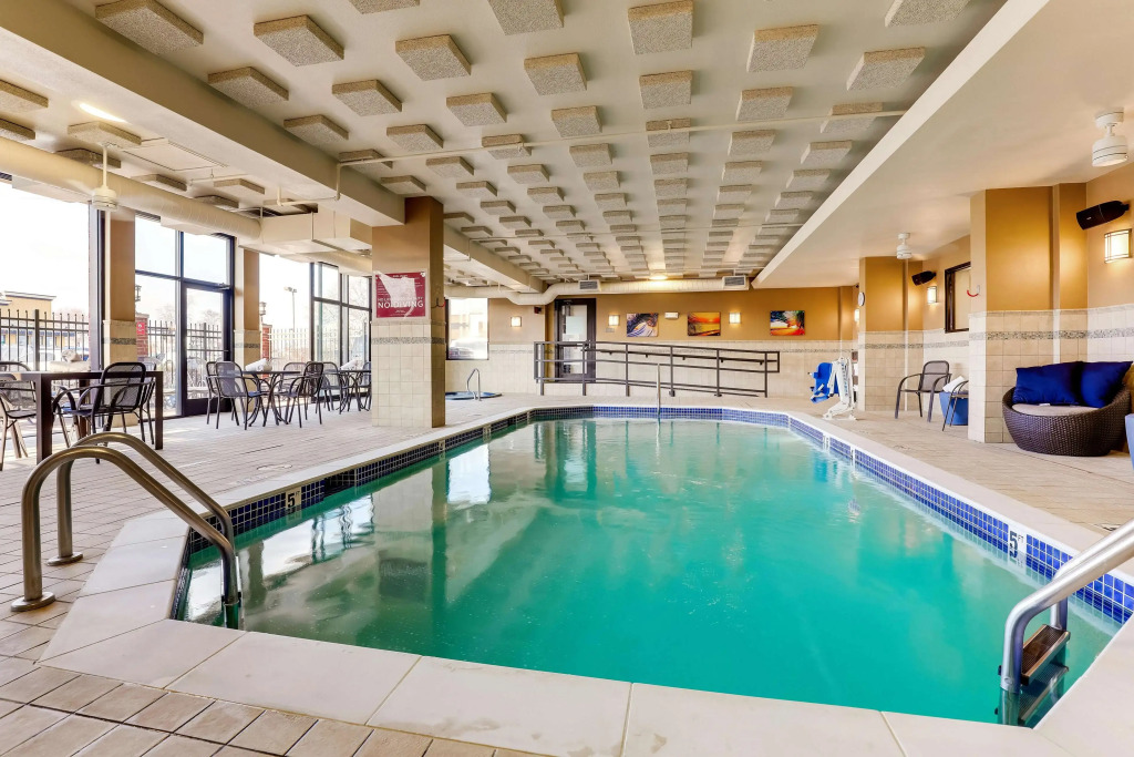 Drury Inn & Suites St. Louis St. Peters