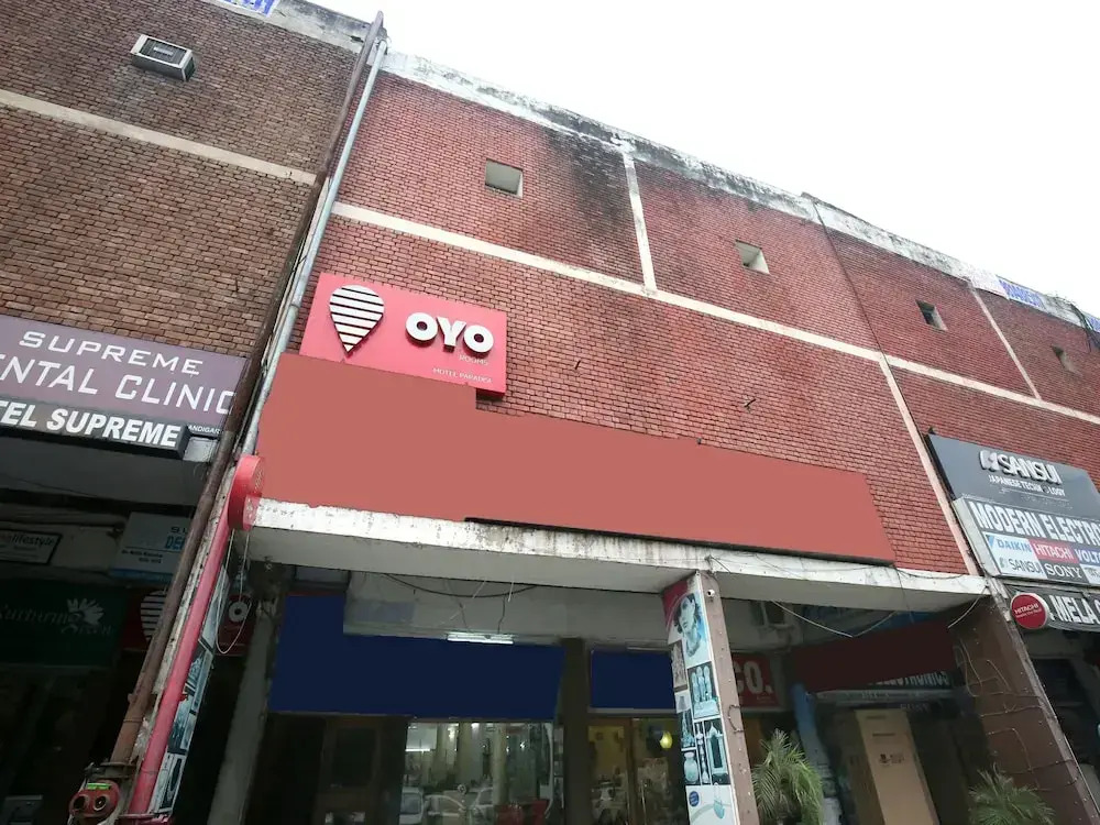 Super Townhouse by OYO Chandigarh Near PEC-PGI-PU Formerly Hotel Paradise