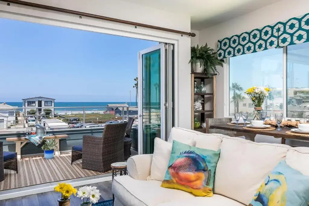 Ocean View 3 Bedrooms Condo, just steps from the park, pier & water!