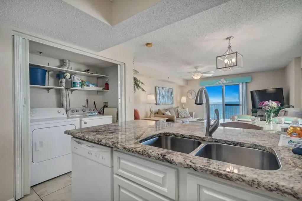 Four Winds 804 - Beachfront 2bd/2ba - Elevator replacement 4/4 to 5/24
