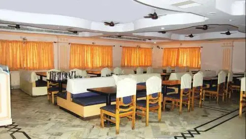 Hotel Mayura A/c