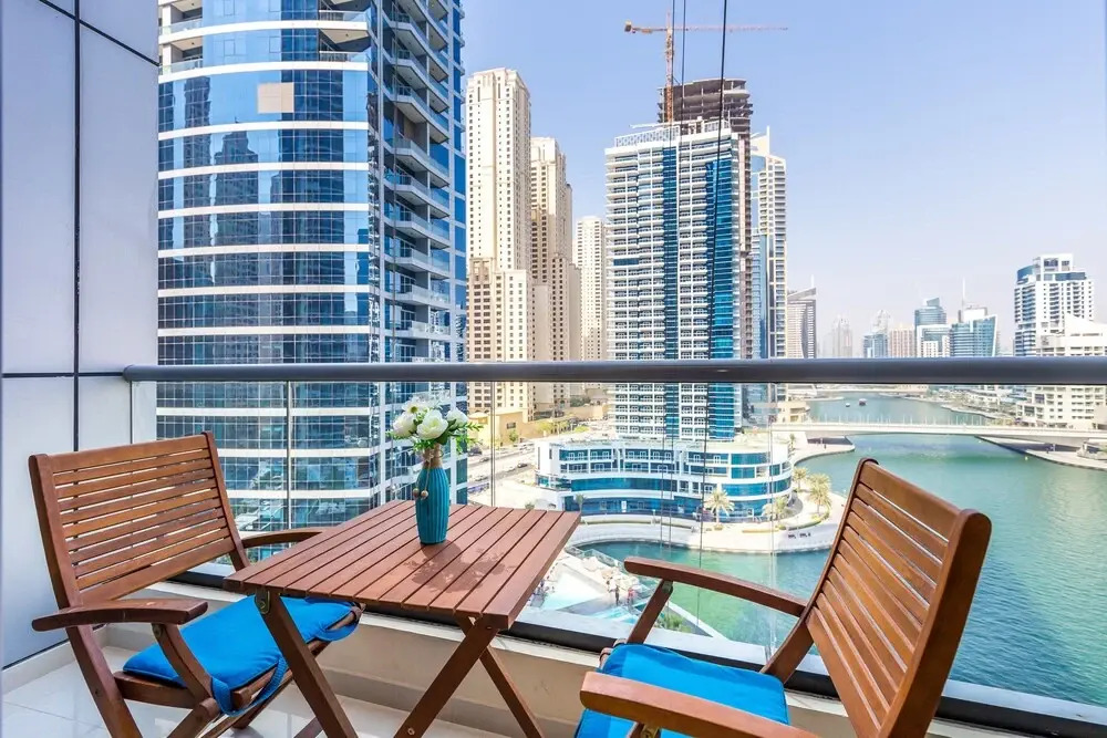 Deluxe Holiday Homes - Bay Central