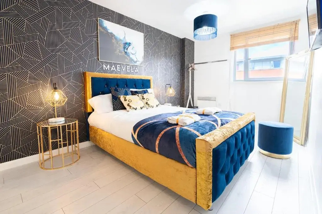 MAEVELA Apartments - Ultra Lavish Luxury 2 Bed Apartment City Centre - With BALCONY - FREE SECURE PARKING - PS4 & Smart TV's