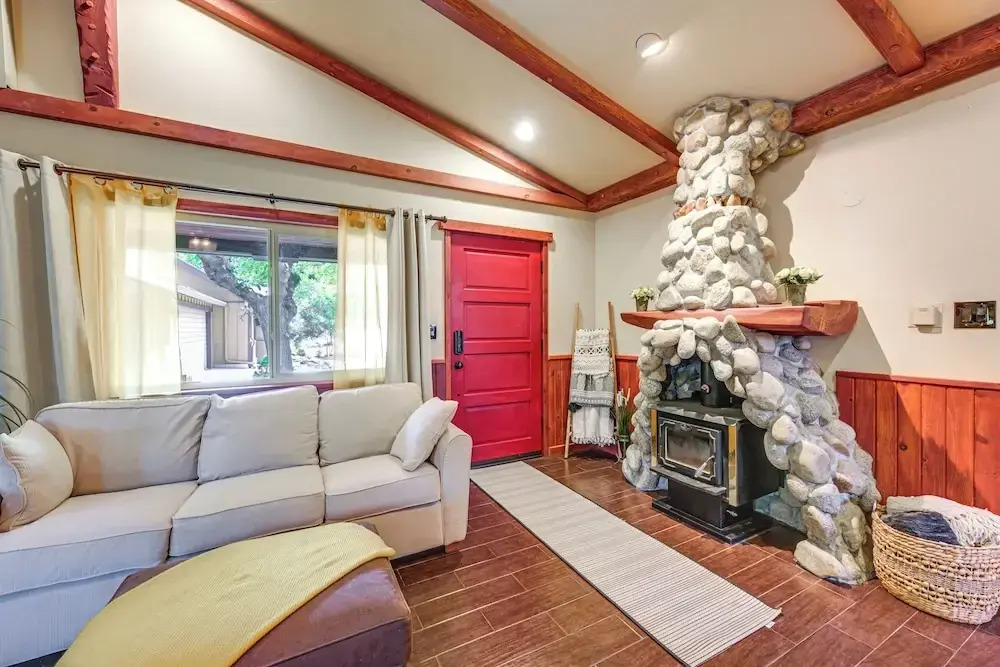Idyllic Home in Kernville w/ Private Beach Access