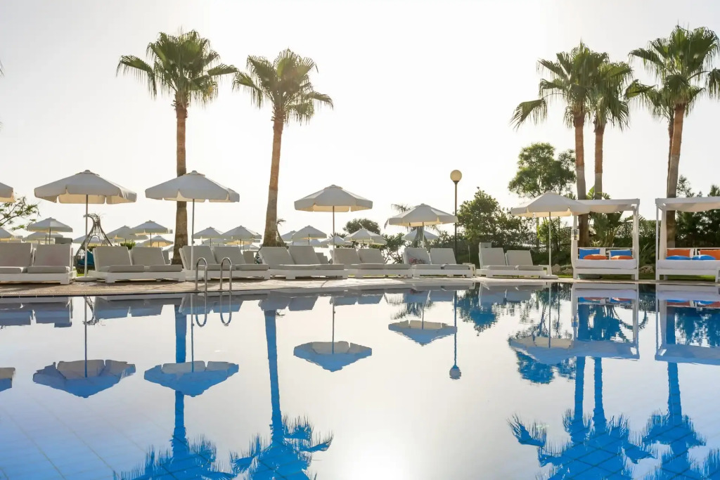 Atlantica Sea Breeze, Adults Only