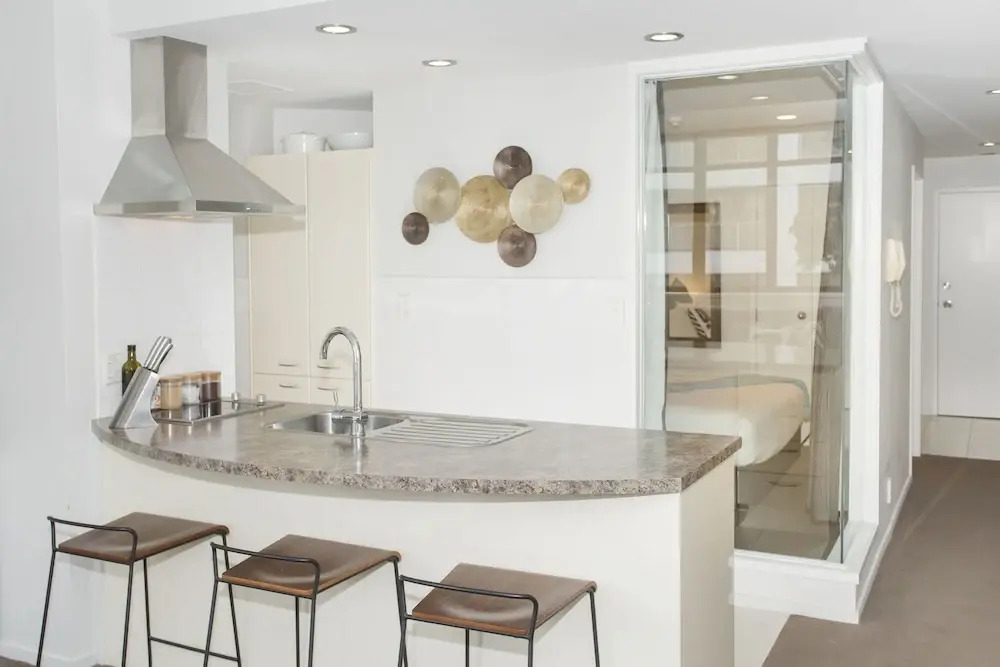 TOWNY - Central Character Apartment - 2 Bedrooms