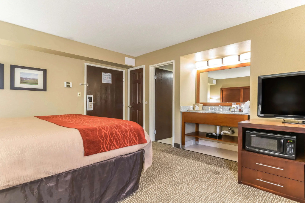 Comfort Inn & Suites Lexington - Hamburg I-75