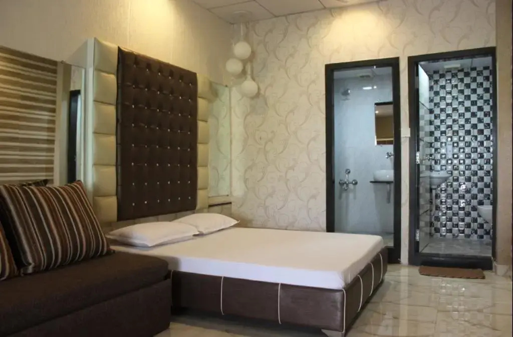 Hotel Welcome, VIP Road Vesu