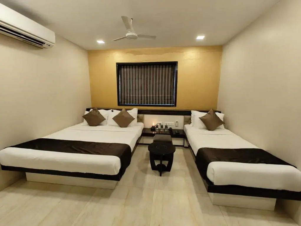 The Majlis Hotel - Near Taj Hotel Colaba