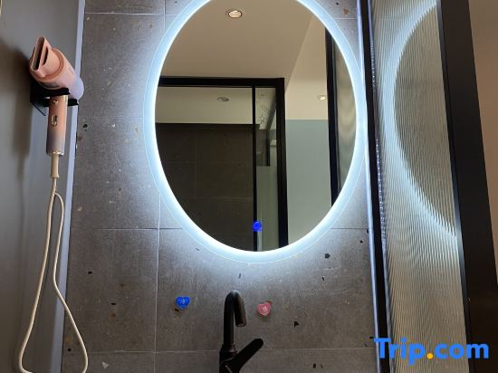 Henglai Light Luxury Hotel (Xiyuan Subway Station Kunming Tumor Hospital)