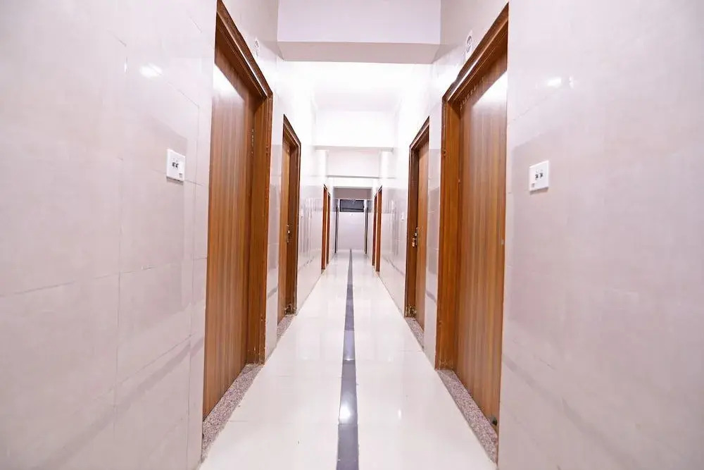 OYO 43022 Shree Raghuvar Dham