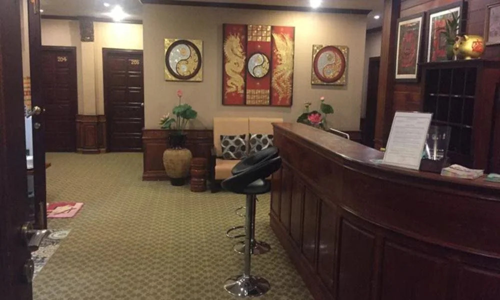 Jade Hotel