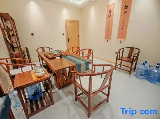 Seaman Hotel (Guangnan Lianhu Park Branch)