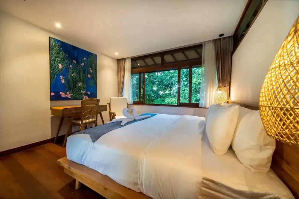 Jungle Wooden Villa, 3 BR, Ubud With Staff