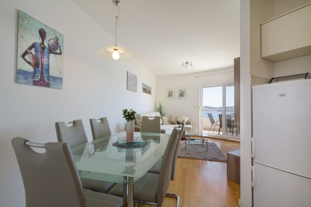 Apartment Pery - 2 bedroom sea view apartment: A1 Trogir, Riviera Trogir