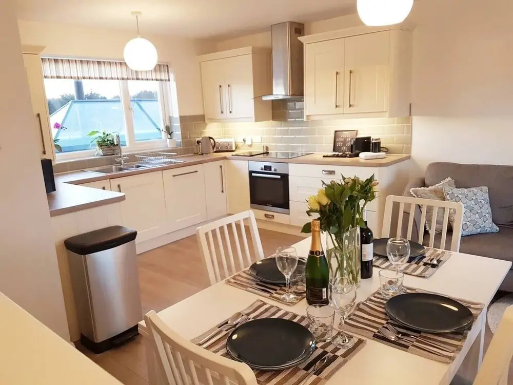 The Farm House Apartment + Free Parking