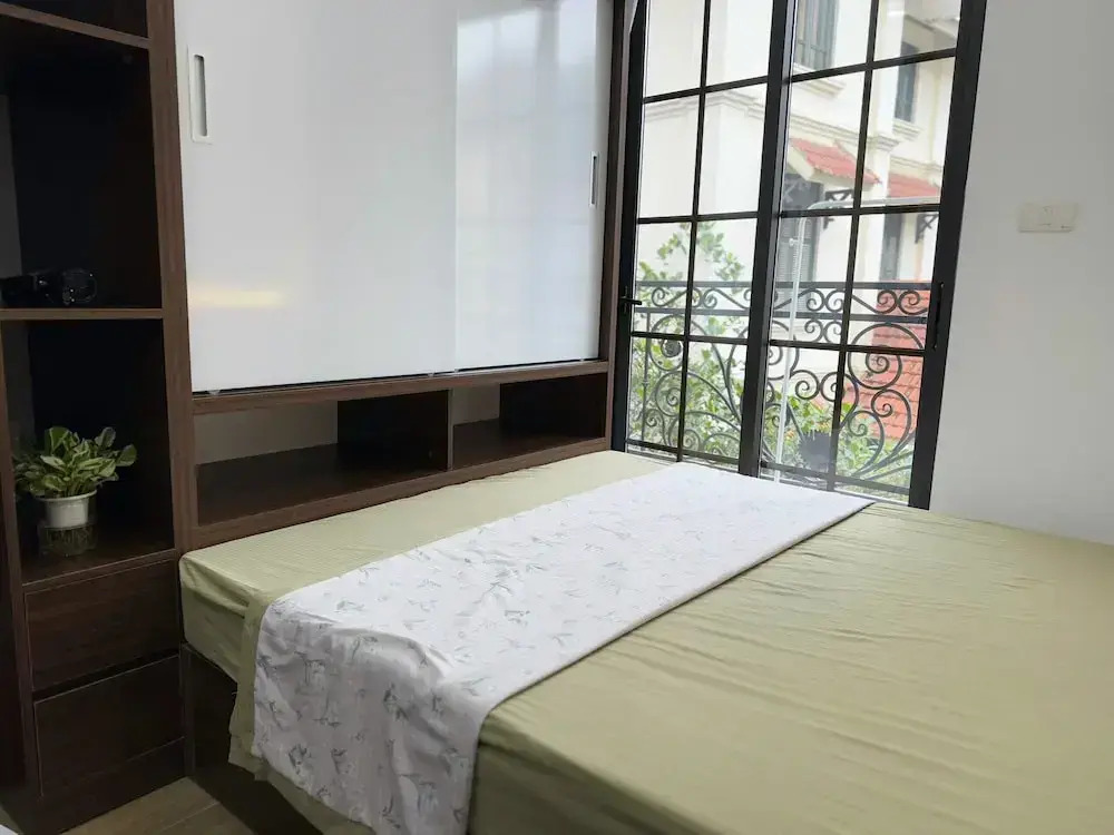 Ly Apartment & Home